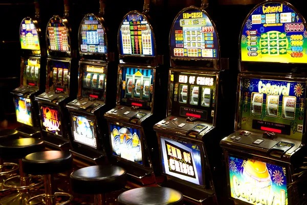 Dragon Tiger card display on live dealer screen